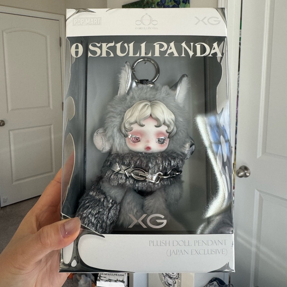 【SOLD】NEW SKULLPANDA XG (Japan Exclusive) Plush Pendant
